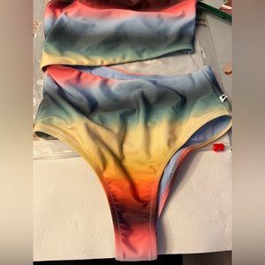 MOLO ONE PIECE BATHING SUIT UPF50+ COLOR RAINBOW MIST. SIZE 14